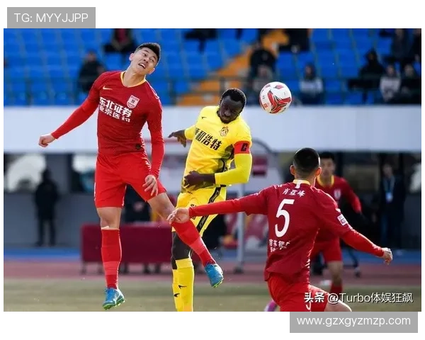 足球明星展现乒乓球技巧挑战极限引发球迷热议与欢笑