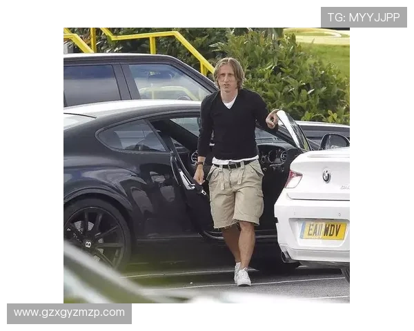 丹尼米汉足球明星的辉煌历程与对足球界的深远影响解析